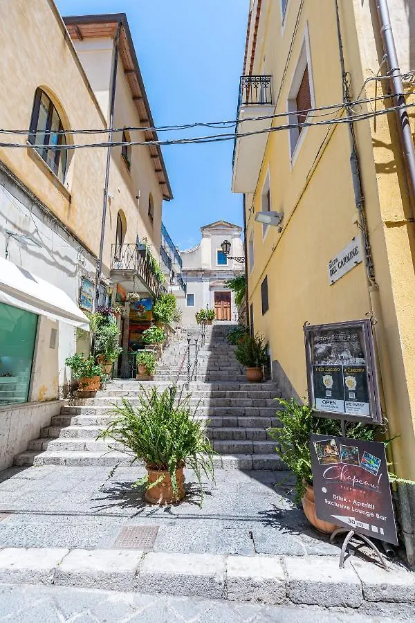 Lighthouse Apartment Taormina 0*,