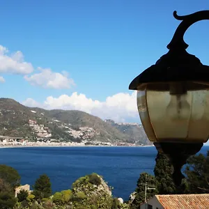 https://panoramic-apartments-taormina-mazzaro.sicilyhotelsitaly.net